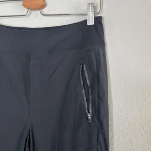 Athleta Black Outdoor Ahtliesure Zip Pocket Jogger Pants Size 10 thumbnail 5