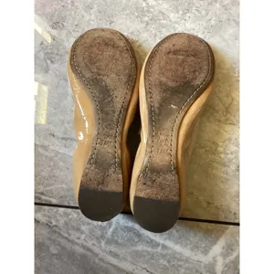 Tory Burch Reva Ballet Flats Tan Patent Leather Logo Medallion Beige Womens 7.5M thumbnail 4