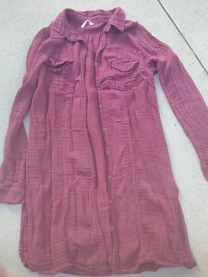 Free People Textured Gauze Top in Deep Plum Size Small Rip On Buttom Of Dress thumbnail 1