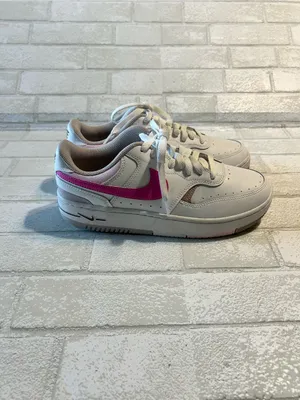 Nike Gamma Force Women's White & Pink Low-Top Sneakers thumbnail 3