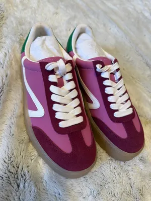 Steve Madden Pink & Magenta Low-Top Sneakers with White Accent. Green back. thumbnail 1