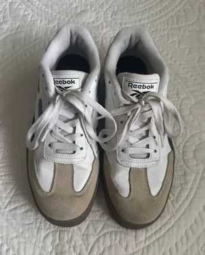 Reebok Classic Women’s Sneakers thumbnail 1