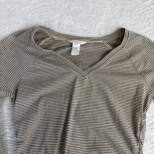 Women's Sundance Medium 1/2 Sleeve Maternity Ruched V‎ Neck Shirt thumbnail 2