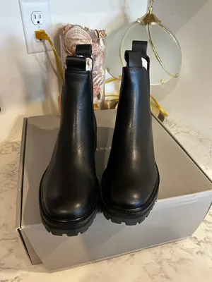 NWT Everlane Black Leather Chelsea‎ Lug Sole Boot Size 7 thumbnail 3