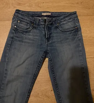 Refuge Jeans thumbnail 1