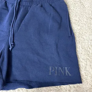 PINK - Victoria's Secret shorts thumbnail 2