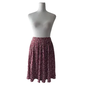 Ann Taylor Loft Maroon & White Floral Pleated Elastic Waist Knee Length Skirt thumbnail 2