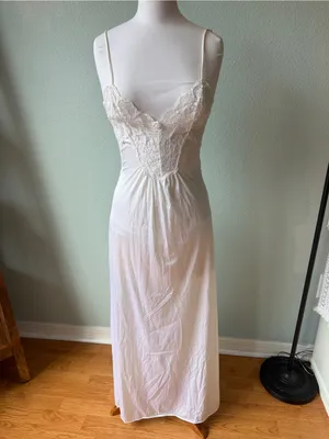 Val Mode Vintage White Lace Trim Bridal Nightgown thumbnail 7