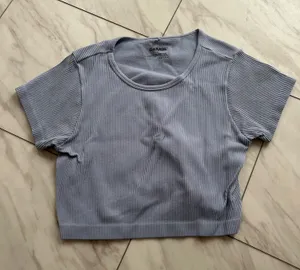 Garage crop top  thumbnail 1