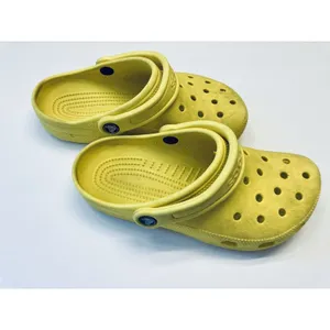Crocs Classic Clogs Unisex Size M4 W6 Yellow Slip On Water Shoes‎ Comfort thumbnail 2