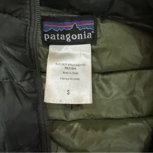 Patagonia Women's Down Jacket Puffer in green size S thumbnail 3