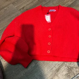 NWT Edikted Sabrina Chunky Knit Crop Cardigan size XS‎ thumbnail 6