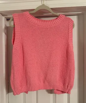 Pink Sleeveless Women's Sweater Size M thumbnail 1