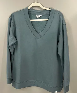 Orvis Sweatshirt Womens Medium Blue Gray Great V-Neck Modal Blend Long Sleeve thumbnail 1