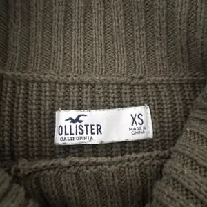 Hollister Green ribbed turtleneck sweater #preppy #winter thumbnail 2