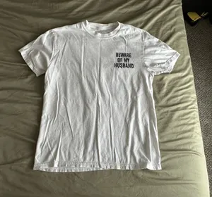 Hubs & Hers Women’s Graphic Halloween Edition T-Shirt Beware Of Husband Sz M thumbnail 1
