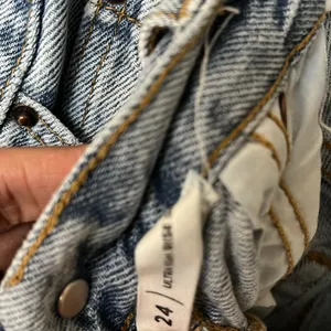 Pacsun size 24 light blue denim jeans. thumbnail 4