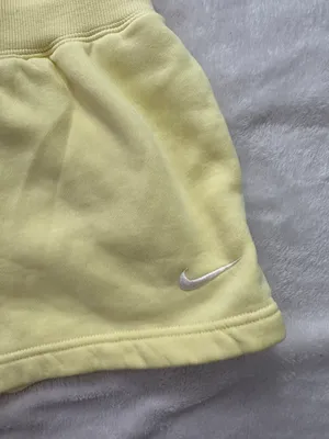 Nike Sportswear Phoenix Fleece High Waisted Shorts thumbnail 3