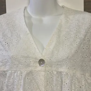 ZARA White Eyelet Flowy 3/4 Button Up Peplum Shirt- Small thumbnail 4