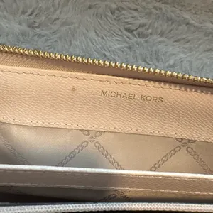 Michael Kors Baby Pink Saffiano Leather Crossbody Bag + Zip Wallet Set thumbnail 5