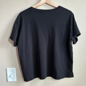 Old Navy Vintage Tee V-Neck T-Shirt M Black Womens 100% Cotton Short Sleeve thumbnail 6