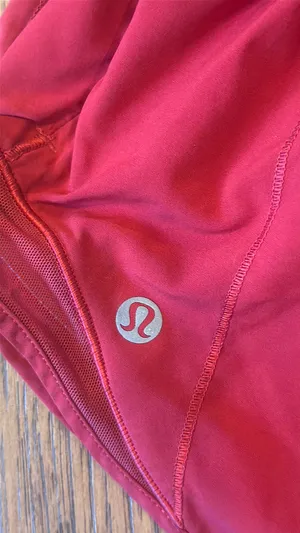 Lululemon Hotty Hot 2.5" Low-Rise thumbnail 2
