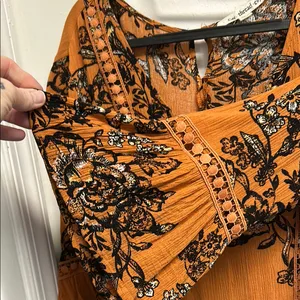 Floral Orange Women's Top Size L thumbnail 2