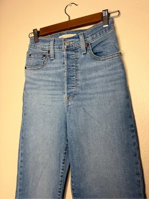 Levi's Women Ribcage Straight Ankle Women's Jeans 24 Capsule Wardrobe Minimalist thumbnail 4