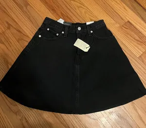 Levi’s Black Denim Mini Skirt thumbnail 2