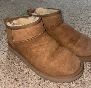 Uggs Boots thumbnail 1