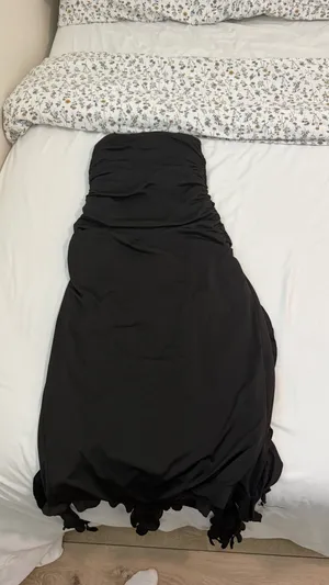 Women’s black strapless dress Size M thumbnail 3