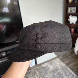 Y2K vintage newsboy black cap with button details women’s thumbnail 3