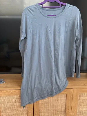 lululemon athletica Long Sleeve Asymmetric Tee in blue size 10 thumbnail 4