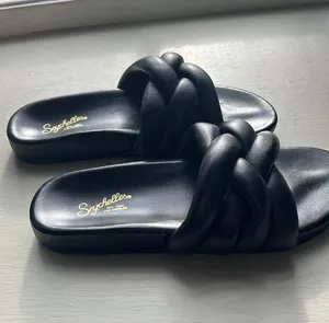 Sandals thumbnail 1