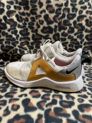 Nike Air Max White & Gold Sneakers thumbnail 5