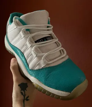 Air 11 Retro Low GS ‘Aqua Safari’ thumbnail 1