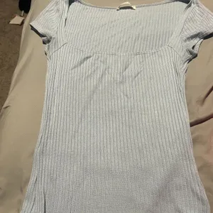Reformation ribbed‎ blue basic tee xs thumbnail 1