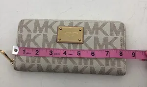 Michael Kors Signature crossbody vanilla purse thumbnail 11