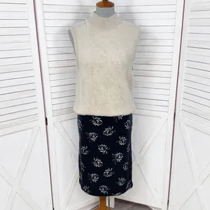 Loft Floral‎ Print Velvet Straight Pencil Skirt Navy Blue Medium thumbnail 2