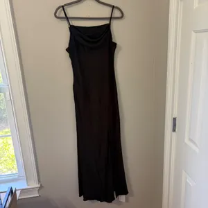 Fashion Black Cowl Neck Maxi Dress Satin Finish Side Slit Spaghetti Strap New‎ M thumbnail 2