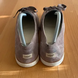 UGG Women's Taupe Flats size 11 thumbnail 3