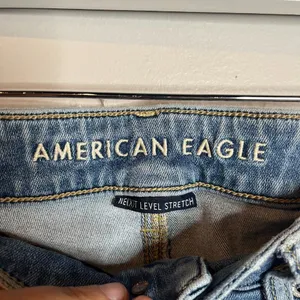 American Eagle distressed Hi-Rise Jeggings thumbnail 3