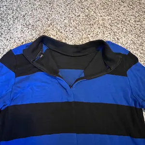 Ann Taylor Womens Mock Neck Striped Top Royal Blue Black Short Sleeve Size‎ M thumbnail 6