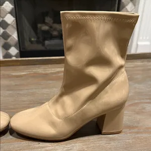 Journee Collection Reice Square Toe Block Heel Bootie Tan Size‎ 6.5 NWOB thumbnail 3