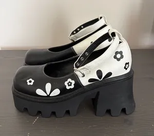 Lamoda Platform Mary Jane Y2K Heels Black White Floral Chunky Lug Sole Size 8 thumbnail 1