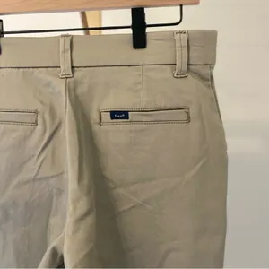 Lee Women's Straight Leg Pants Mushroom Tan Green 8‎ Medium thumbnail 4