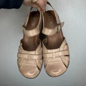 BOC Born Mary Jane Leather‎ Heel Sandals Women's Size 10 Tan Cutout Buckle thumbnail 2