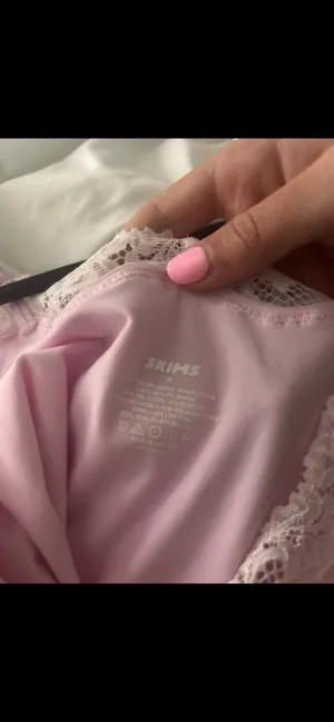SKIMS Bodysuit Lace Fits Everybody thumbnail 2