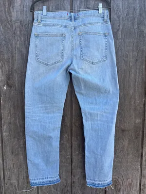 Woman’s Zara Light Blue High Rise Straight Jeans Raw Hem Size 4 thumbnail 6