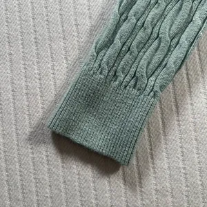 Abercrombie & Fitch Women’s M Green Cable Knit Crewneck Sweater Long Sleeve thumbnail 3